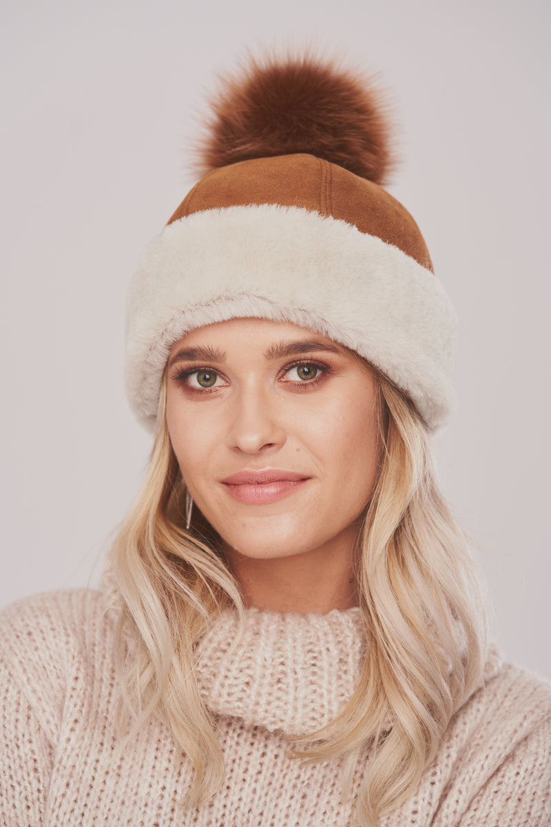 Shearling beanie hat in brown