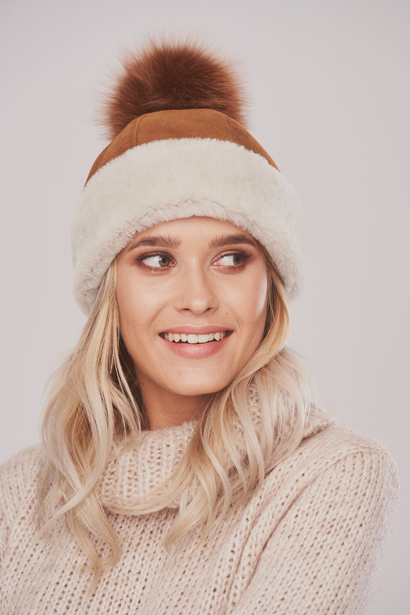 Shearling beanie hat in brown