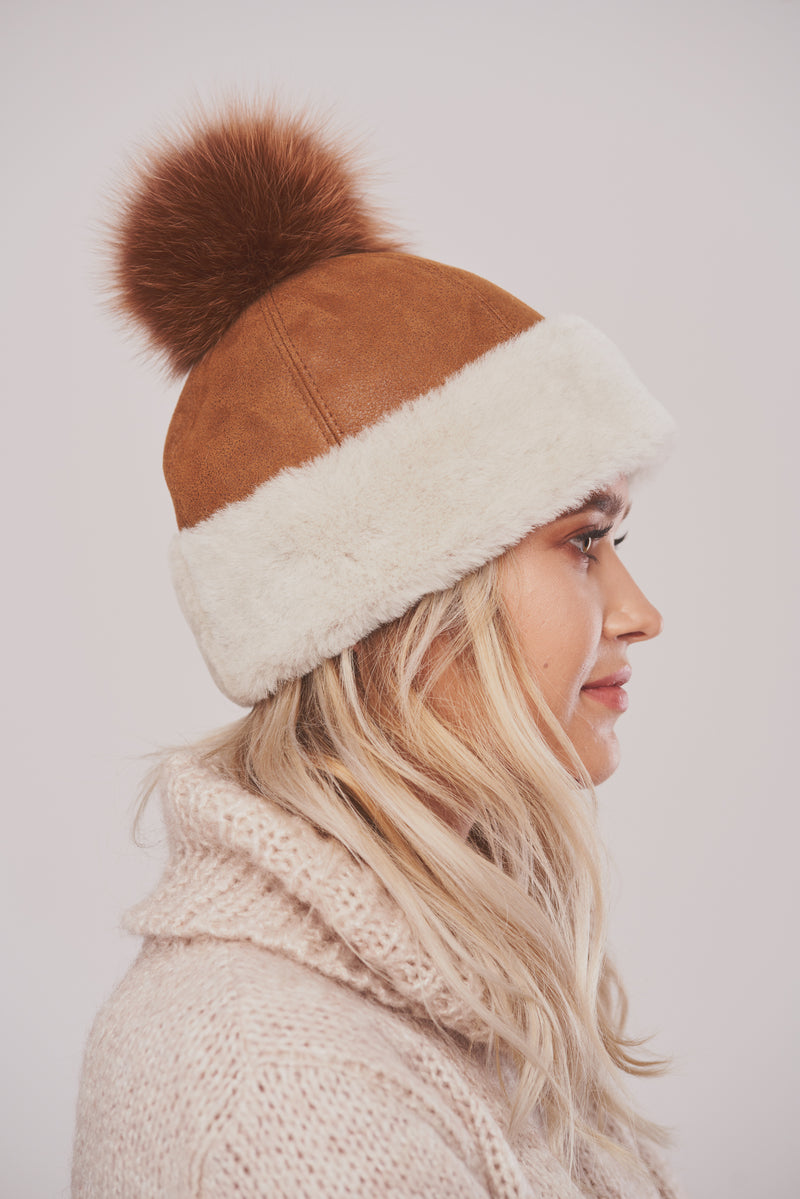 Shearling beanie hat in brown