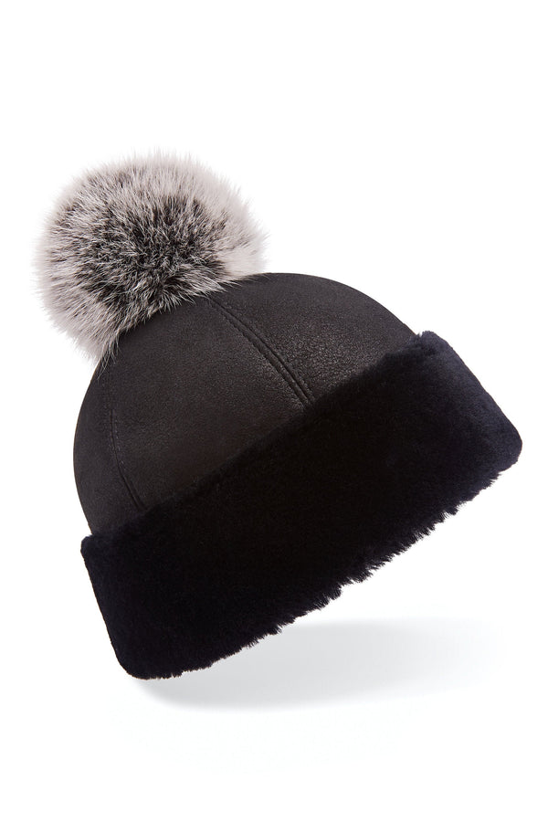 Shearling beanie hat in black